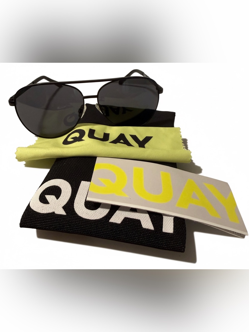Quay Australia Women’s Vivienne Aviator Sunglasses in Matte Black